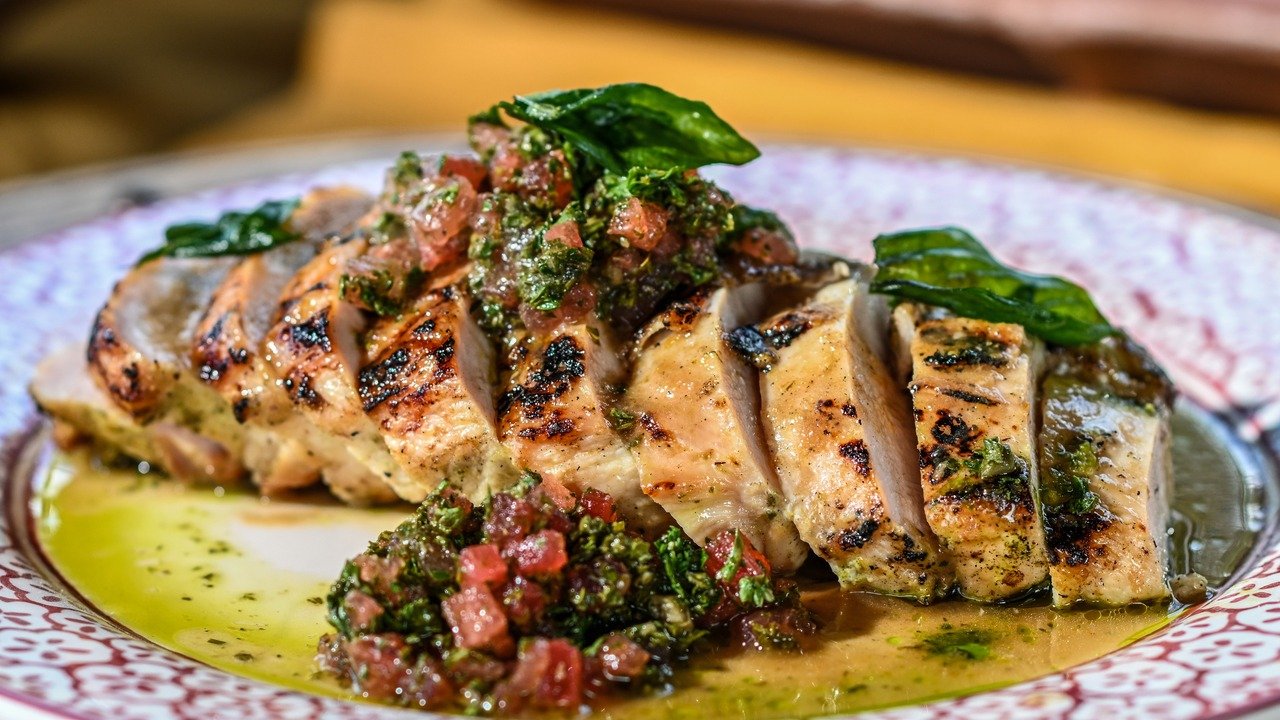 Jantar para dois: receitas românticas simples e rápidas com frango cremoso